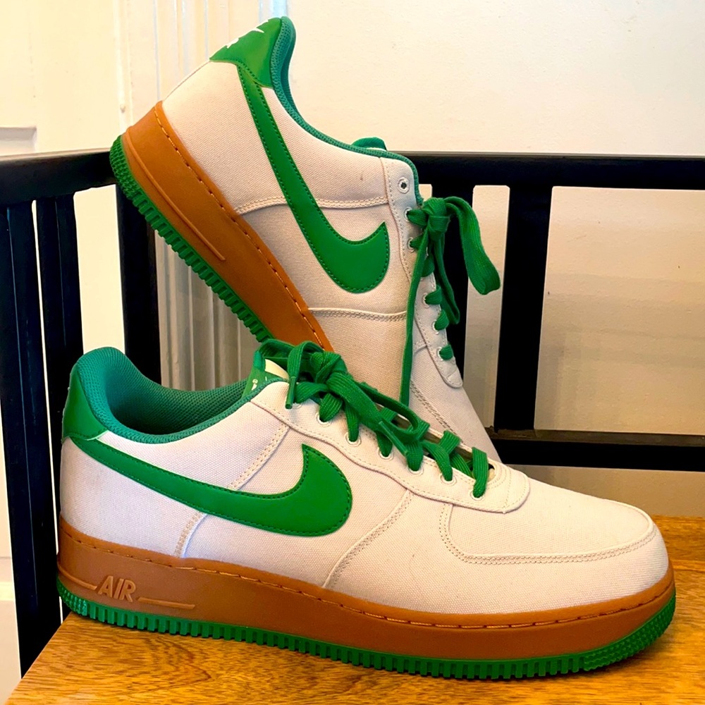 NIKE AIR FORCE 1